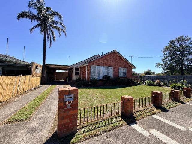 House for rent in Churchill, Victoria