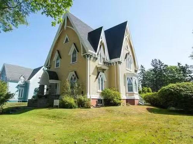 House for sale in Yarmouth, Nova Scotia