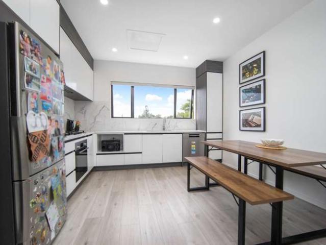 House for sale in Oratia