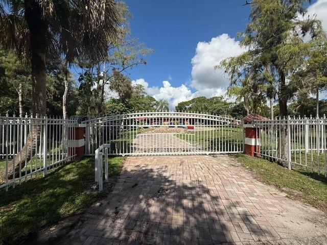 House for sale in Parkland, Florida