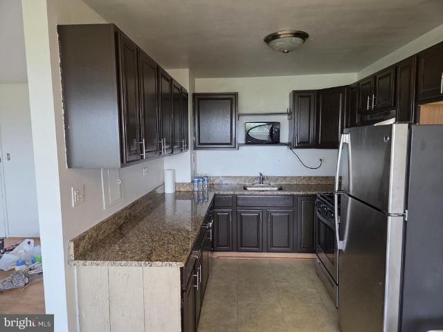 Condo for sale in William Ramsay, Alexandria