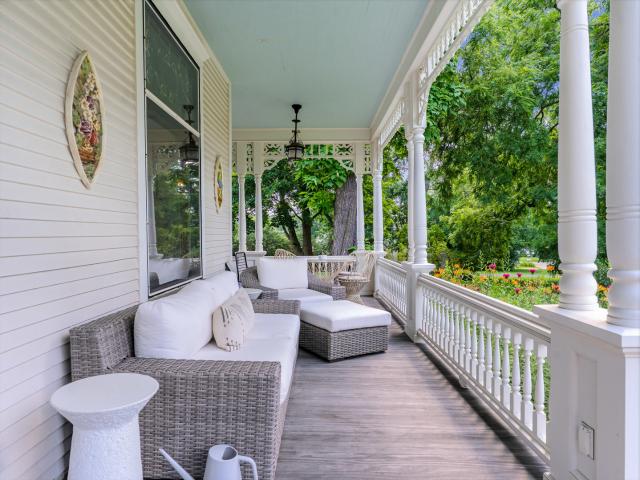 House for sale in Mchenry, Illinois