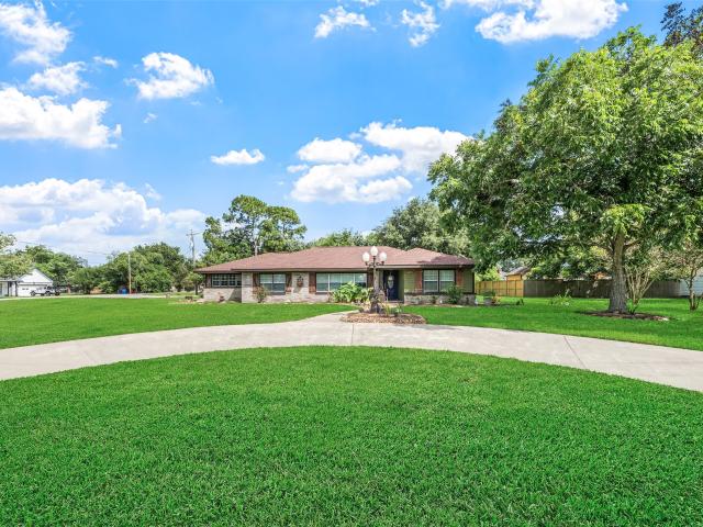 House for sale in Danbury, Texas