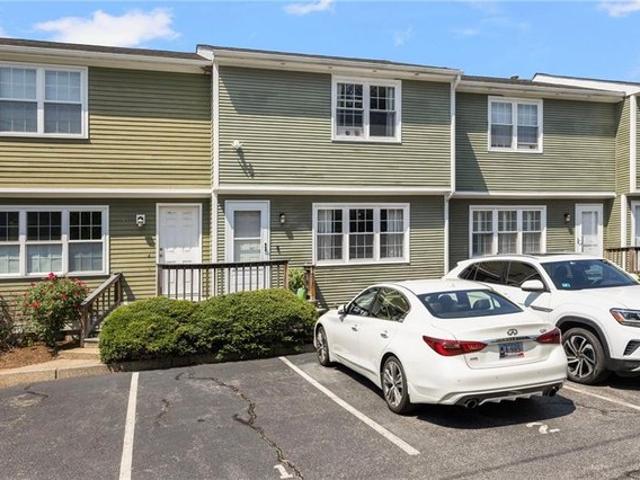 Townhouse for sale in Warwick, Rhode Island