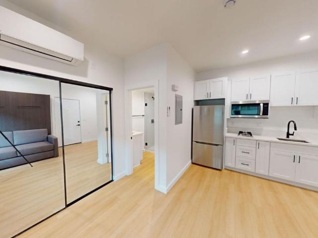 Apartment for rent in Canoga Park, California