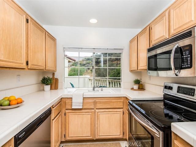 Condo for sale in Oak Park, California