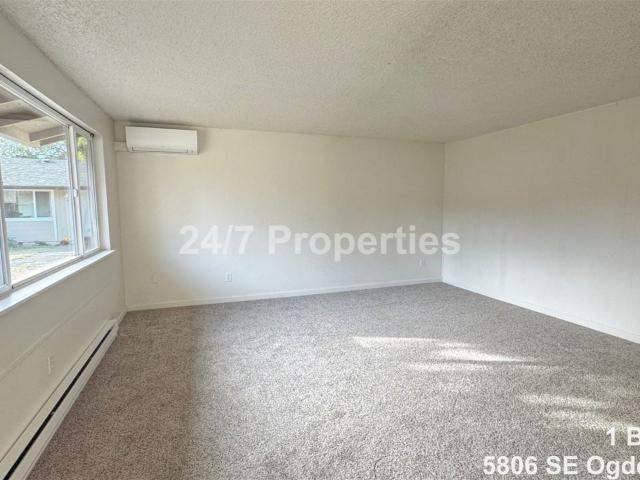 Apartment for rent in Brentwood-Darlington, Portland