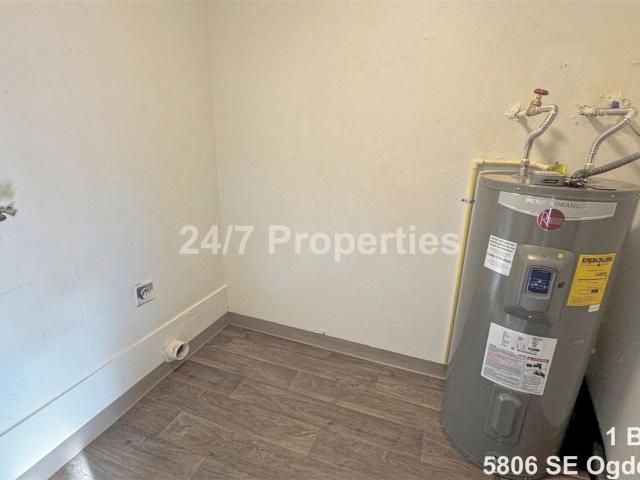 Apartment for rent in Brentwood-Darlington, Portland