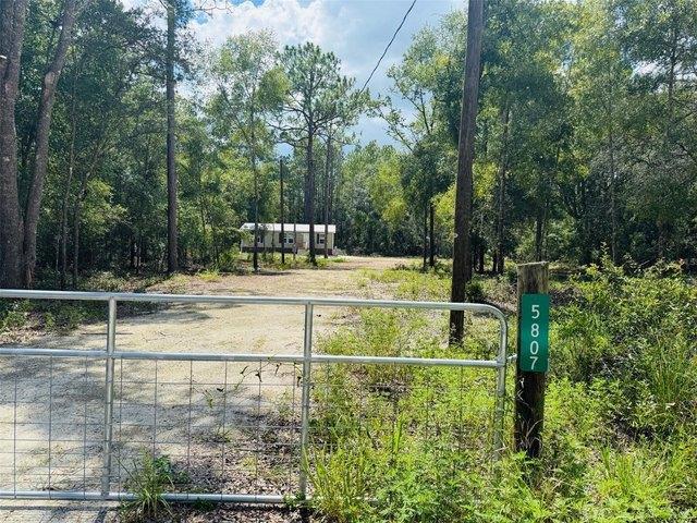 House for sale in Bell, Florida