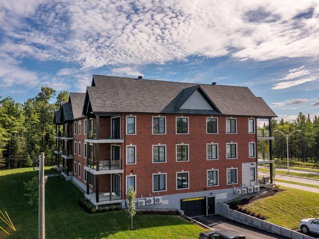Apartment for rent in Saint-Élie-D'Orford, Sherbrooke
