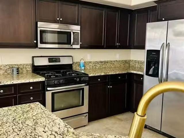 Condo for rent in Corona