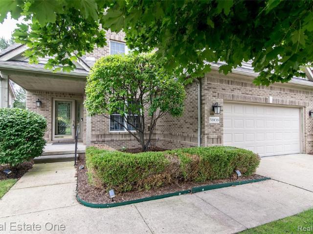 Condo for sale in Waterford, Michigan