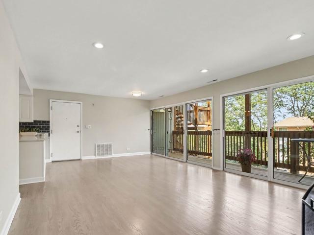 Condo for sale in Lisle, Illinois
