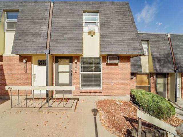 Townhouse for sale in Arapahoe, Colorado