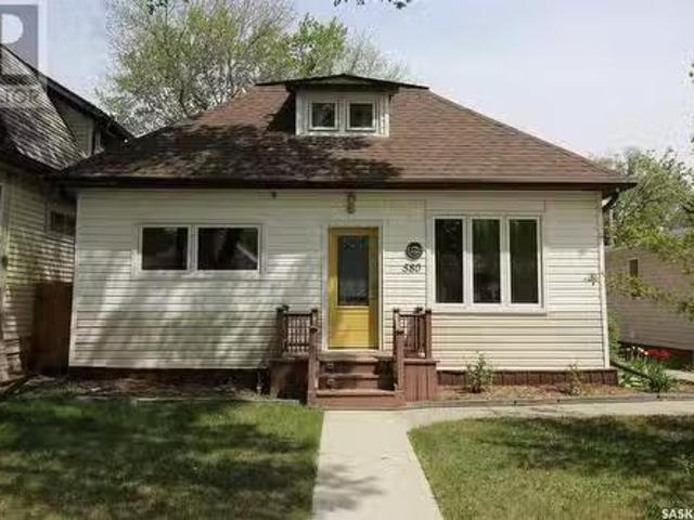 House for sale in Shaunavon, Saskatchewan