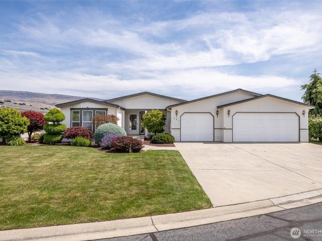House for sale in East Wenatchee