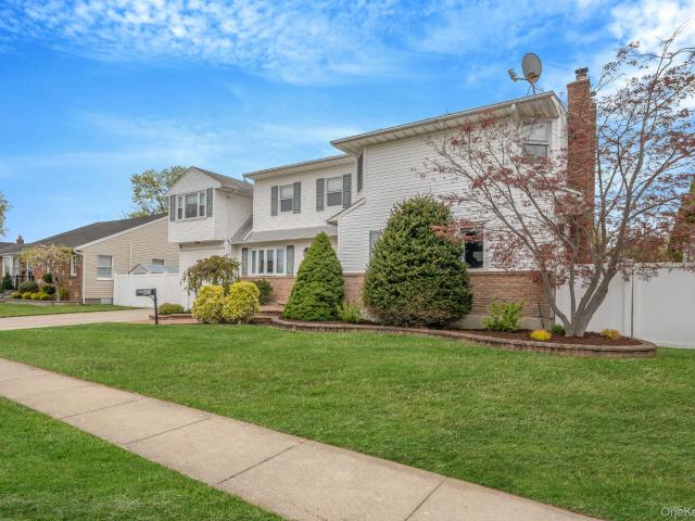 House for sale in Bohemia, New York