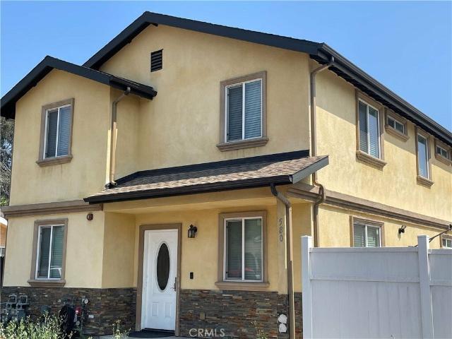 Duplex for rent in Pomona