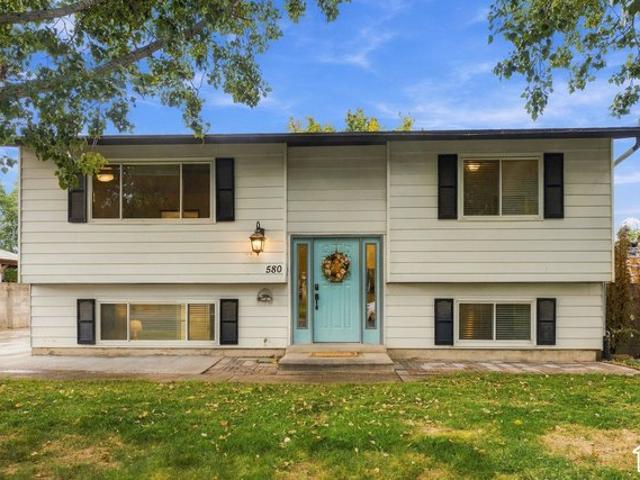 House for sale in White Sands, Sandy