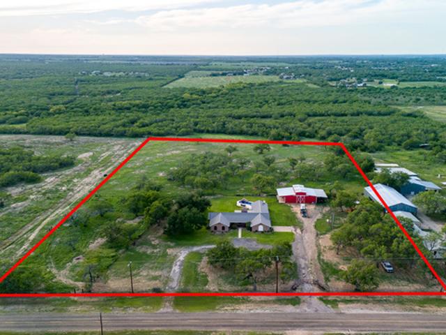 House for sale in Jourdanton, Texas