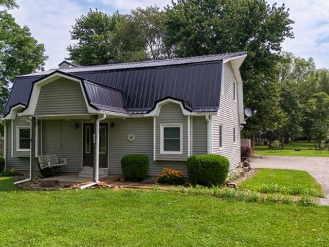 House for sale in Coatesville, Indiana