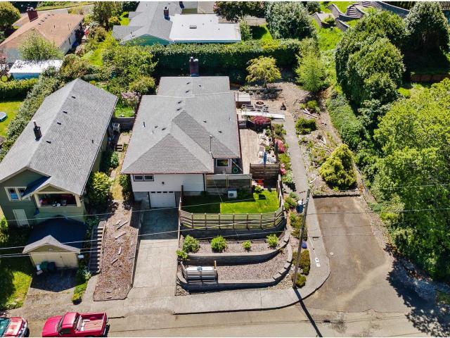 House for sale in Coos Bay