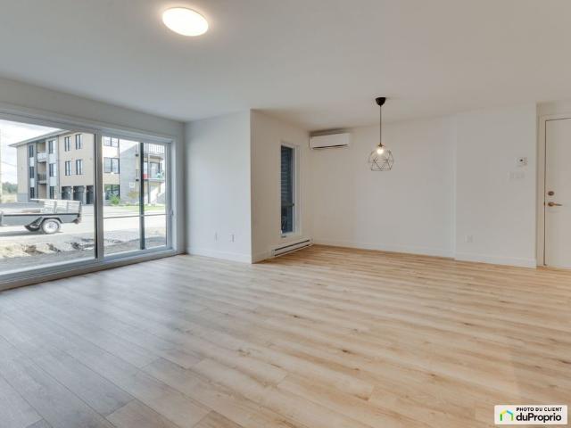 Apartment for rent in Saint-Charles-Borromée, Lanaudière