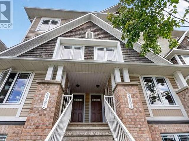Townhouse for sale in Barrhaven East, Ottawa