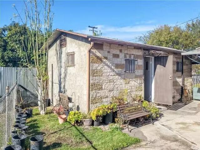 House for rent in Downey