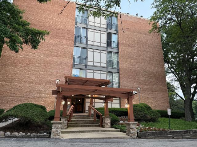 Condo for rent in Lisle