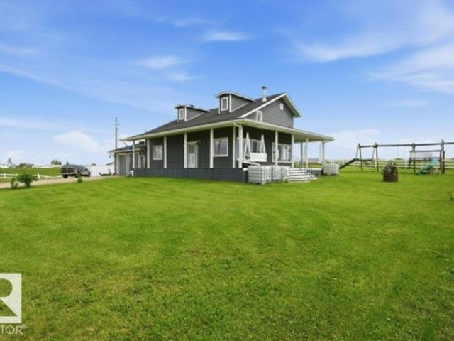 House for sale in Alberta