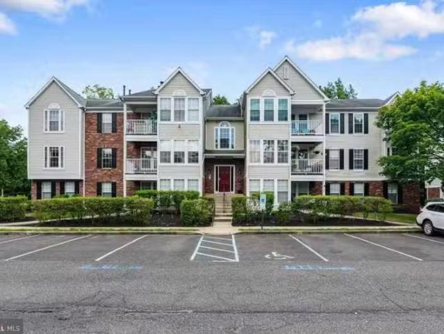 Condo for rent in Cherry Hill