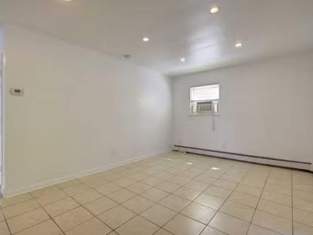 Condo for rent in Freeport