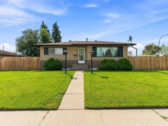 House for sale in Wedgewood, Alberta