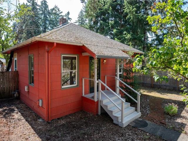 House for sale in Lewelling, Milwaukie