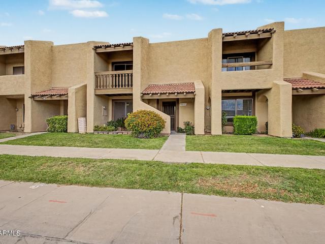 Townhouse for sale in Glendale, Arizona