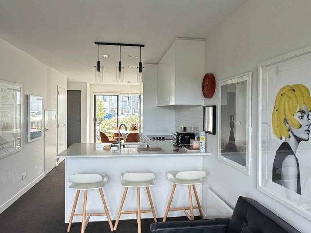 Townhouse for rent in Raroa, Wellington