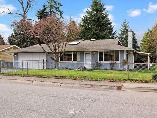 House for rent in Everett