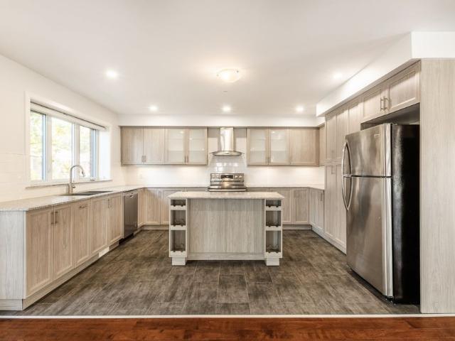House for rent in Côte-Saint-Luc, Montréal (région administrative)