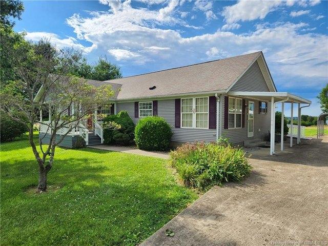 House for sale in Pekin, Indiana