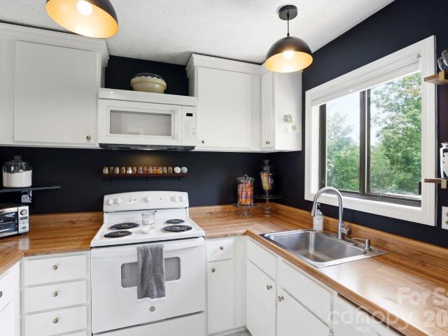 Condo for sale in Hendersonville, North Carolina