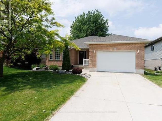 House for sale in Strathroy-caradoc, Ontario