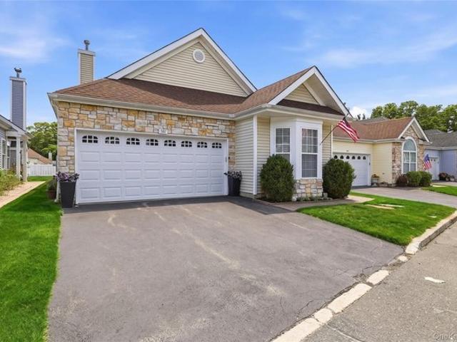 Condo for sale in Centereach, New York