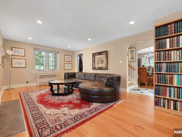 House for sale in Teaneck, New Jersey