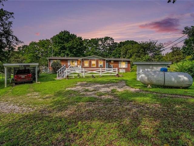 House for sale in Amazonia, Missouri