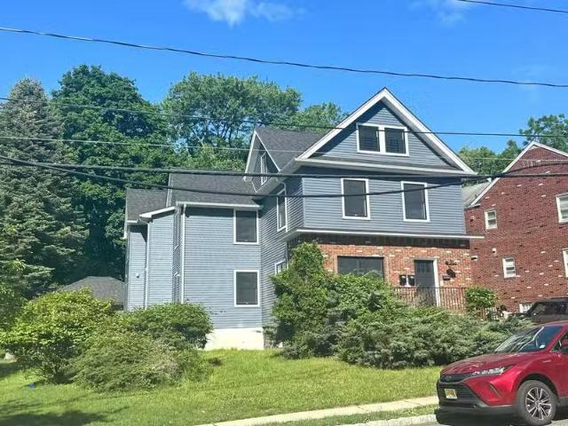 Condo for rent in Teaneck