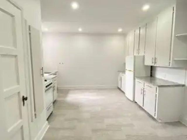 Apartment for rent in Hampstead, Quebec
