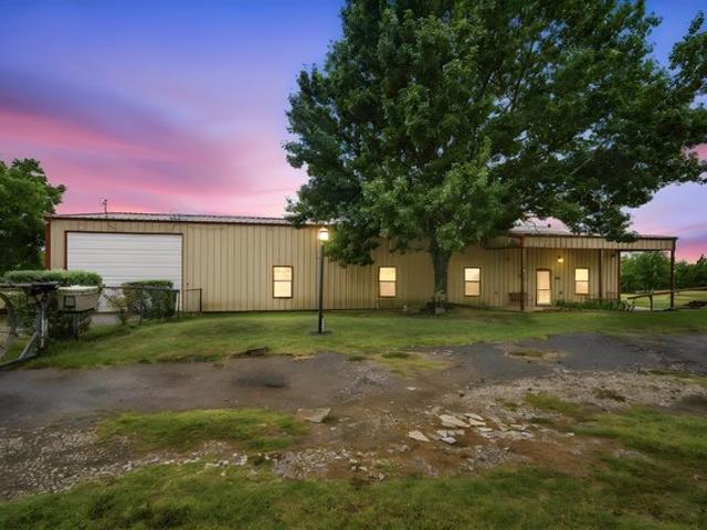 House for sale in Ellis, Texas