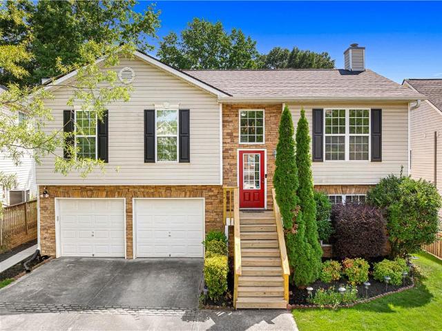 House for sale in Flowery Branch, Georgia