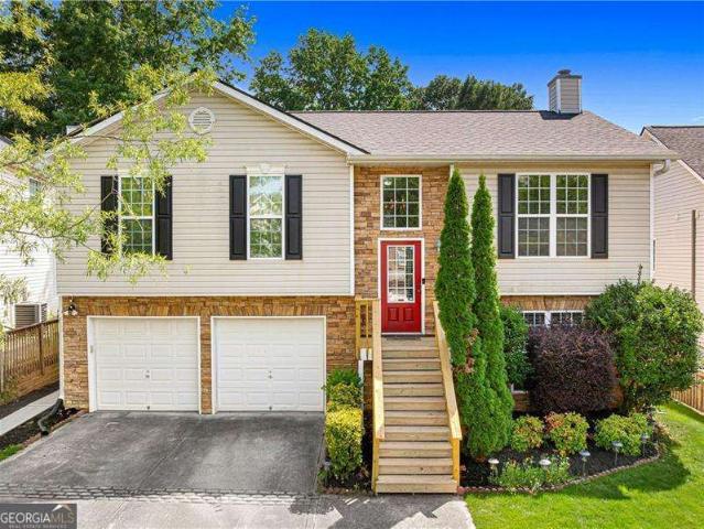 House for sale in Flowery Branch, Georgia